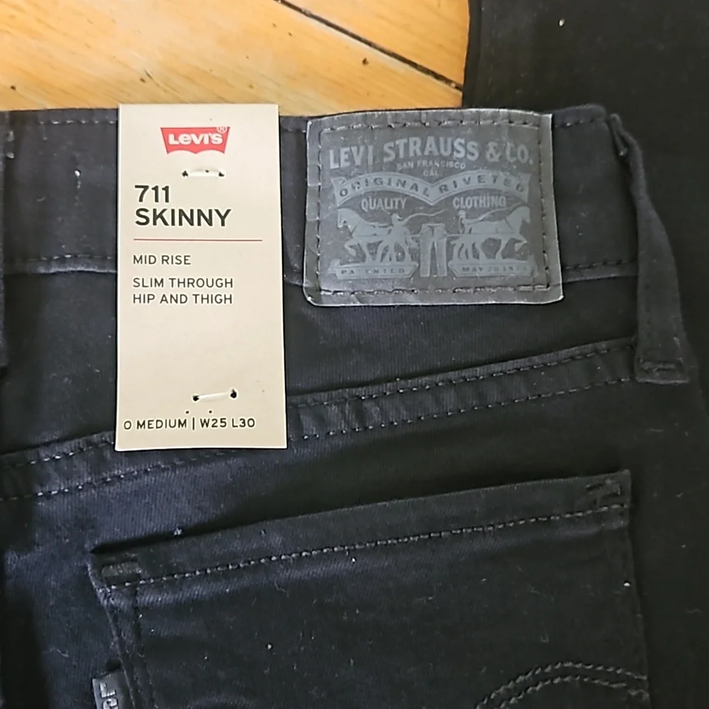 NWT Levi's 711 Skinny hypersoft black jeans women's size W25 L30 - Picture 4 of 6